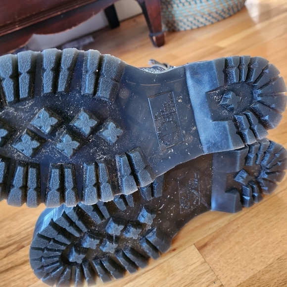 Dr Martens Jadon Boot Platform Faux Fur Lined Size 8 Gothic Grunge Metallic - Picture 6 of 10